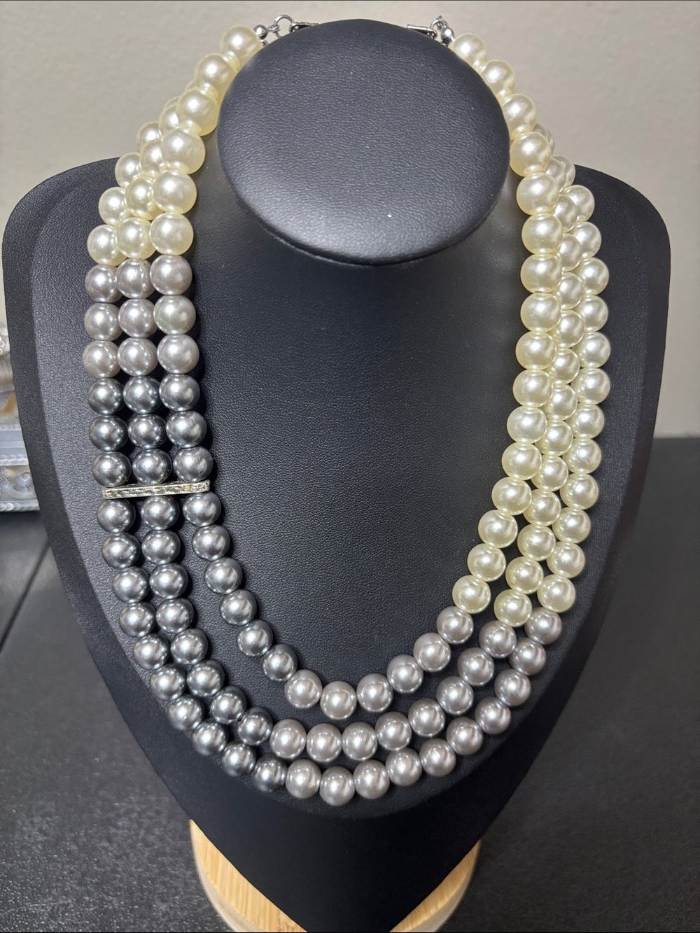Fashion Triple-Strand Faux Pearl Statement Necklace in Cream Silver Tones